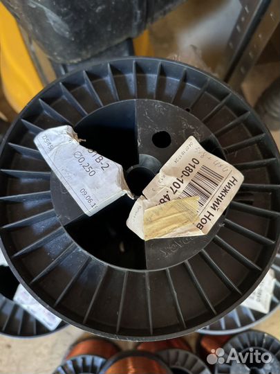 Медная проволока в катушках