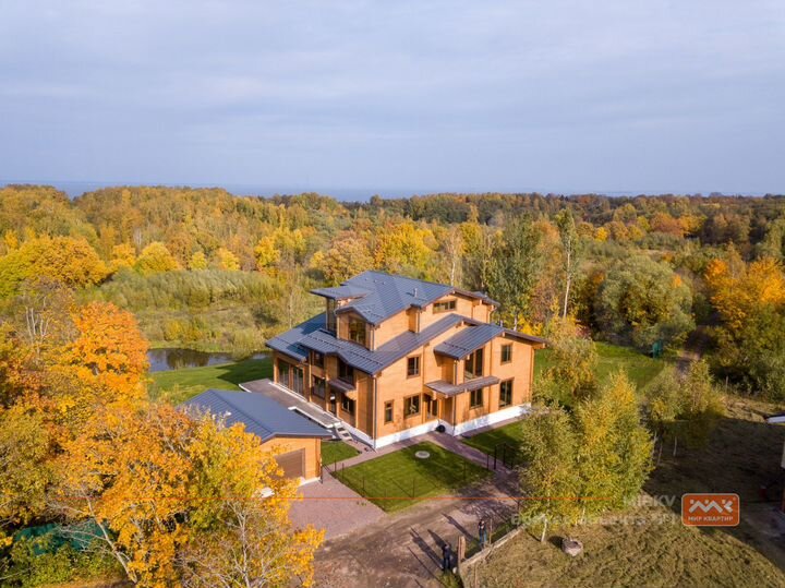 Коттедж 1200 м² на участке 50 сот.