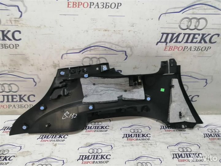 Обшивка багажника правая Peugeot 308 2007