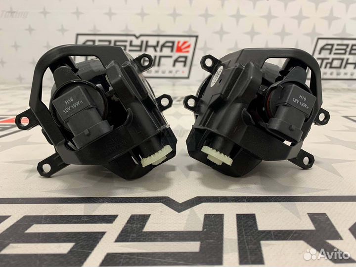 Туманки Toyota Vitz 130 2017-2020 год Q9445