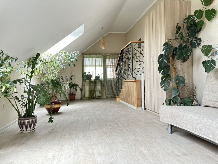 Дом 429,1 м² на участке 13,7 сот.