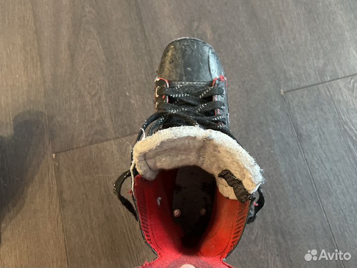 Коньки хоккейные