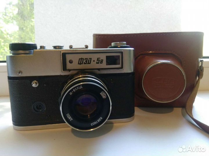 Плёночные фотоаппараты Zenit- Е и фэд-5В