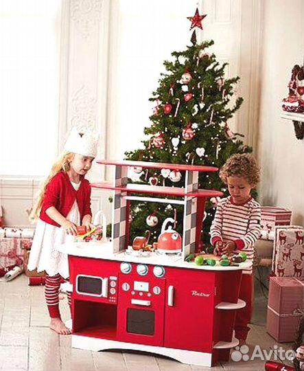 Большая кухня из дерева ELC