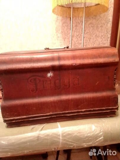 Швейная машина Singer