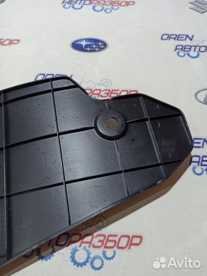 Накладка на центральную консоль левая Nissan Juke