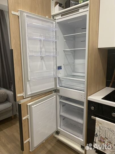 Холодильник Samsung под ремонт или запчасти