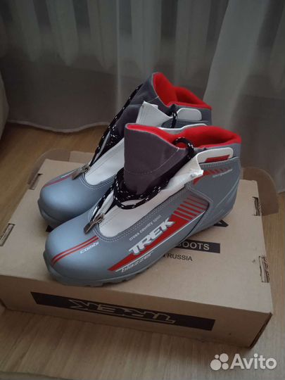 Лыжные ботинки
