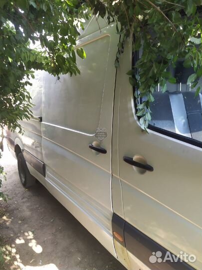 Боковая раздвижная дверь Mercedes Sprinter W906