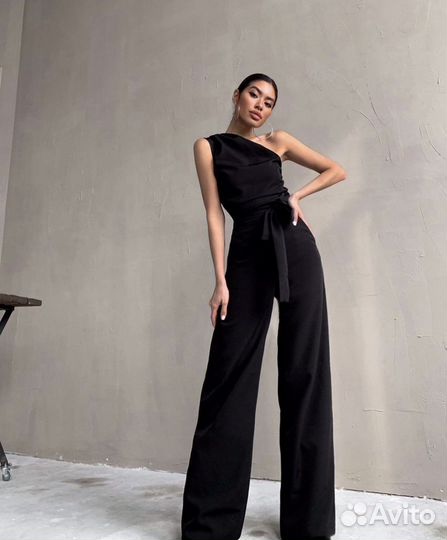 Комбинезон черный элегантный