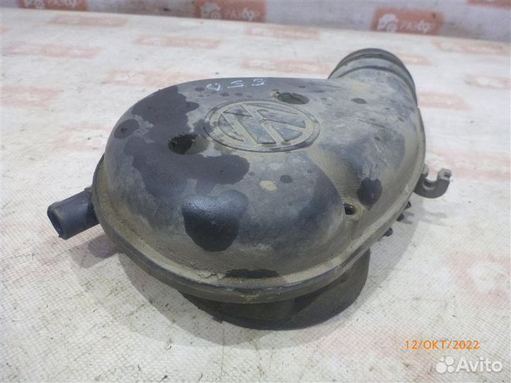 Воздухозаборник Volkswagen Vento 1H2 ABS 1993