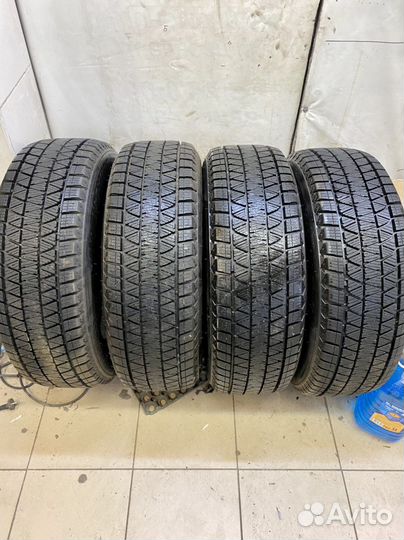 Bridgestone Blizzak DM-V3 225/60 R18