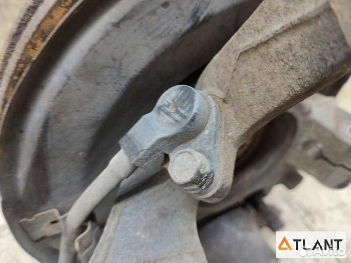 Ступица передняя правая mitsubishi lancer