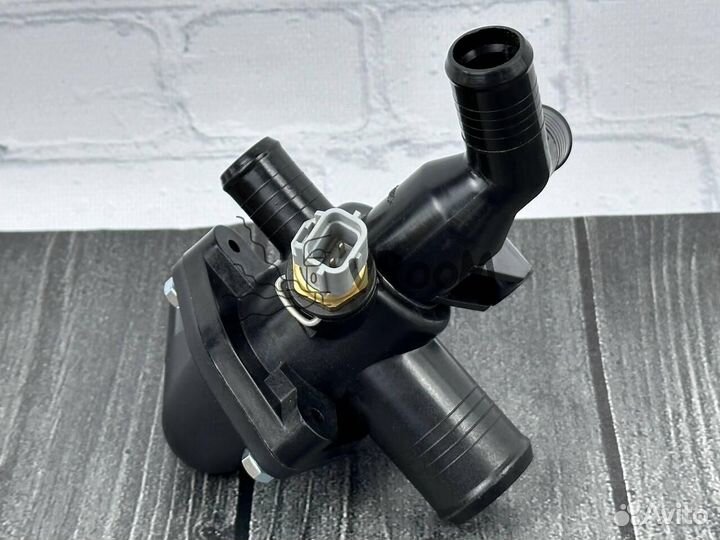 Корпус термостата Ford Citroen Peugeot Fiat