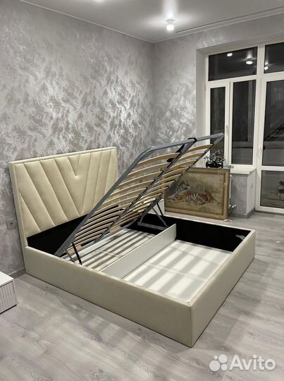 Кровать двухспальная в наличии и на заказ. Доставка