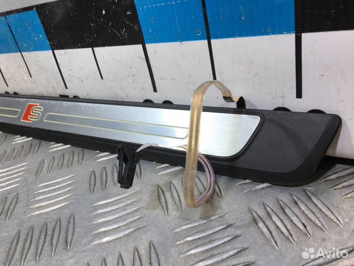 Б/У Накладка порога передняя правая#001