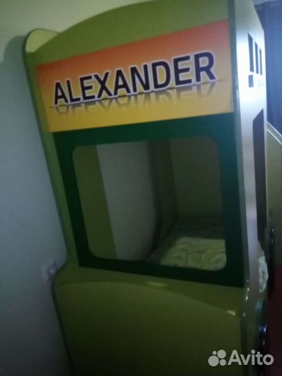 Двухъярусная кровать-автобус