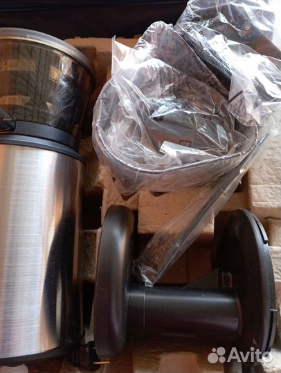 Соковыжималка шнековая новая