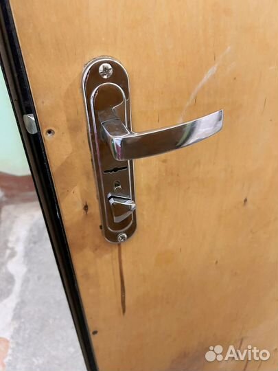 Входные металлические двери бу