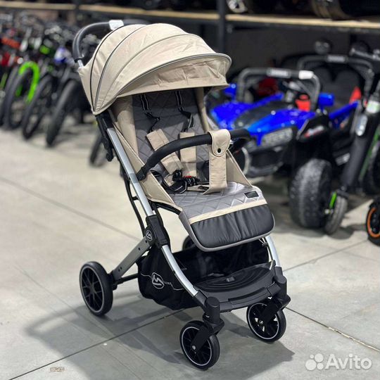 Прогулочная коляска Luxmom/ новые