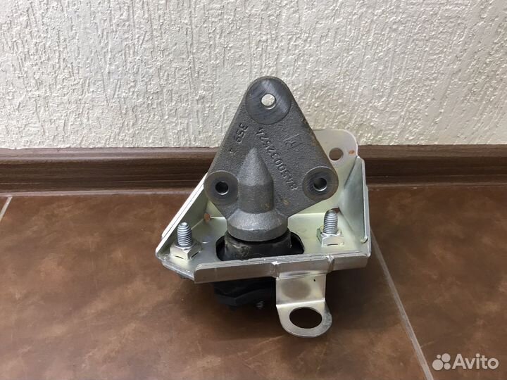 Опора кпп Лада Веста