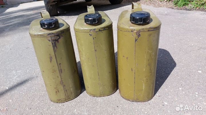 Канистры металлические 10 литров