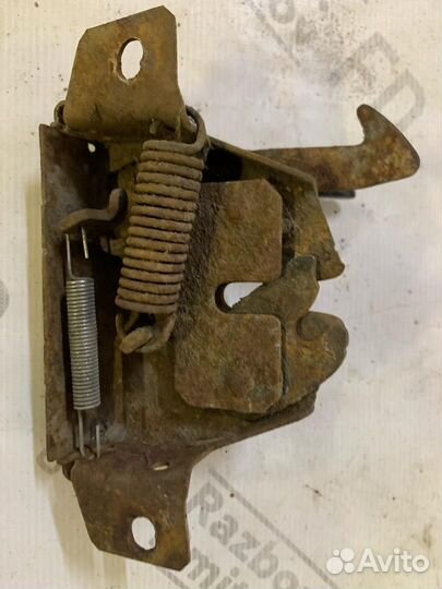 Замок капота Mitsubishi Galant 6 E32A 1990