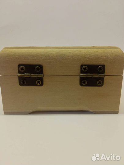 Шкатулка с узором ручной работы