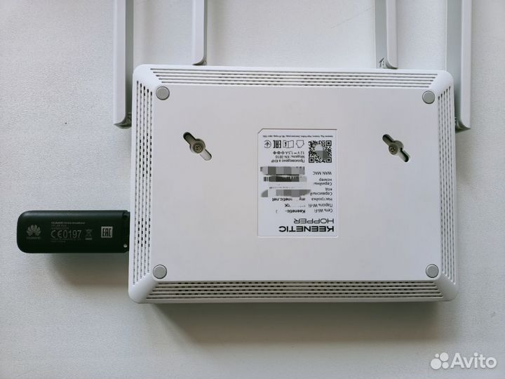 Wi-Fi роутер Keenetic Hopper KN-3810