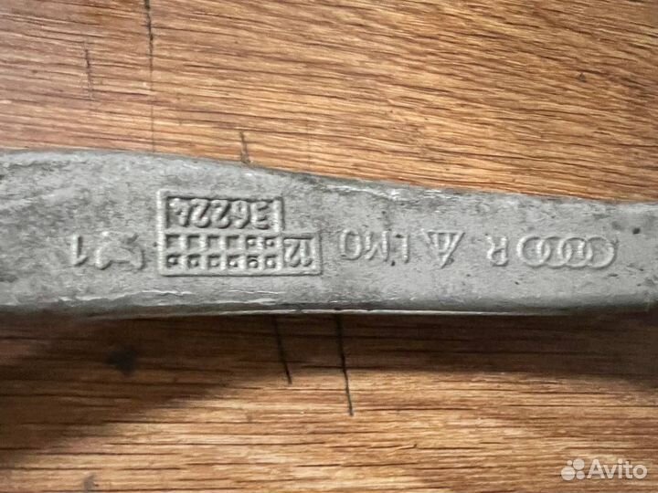 Рычаг передний правый верхний Audi A8 D4/4H 2011