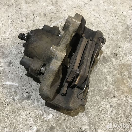 Передний суппорт Opel Vectra B