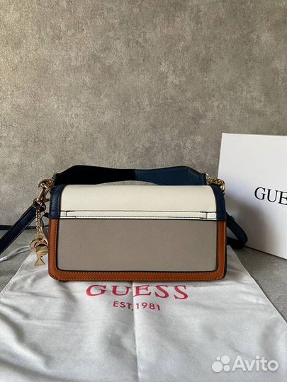 Сумка Guess