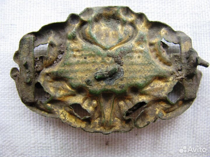 Станная брошь,позолота