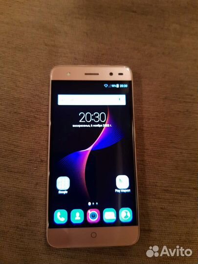 Телефон ZTE