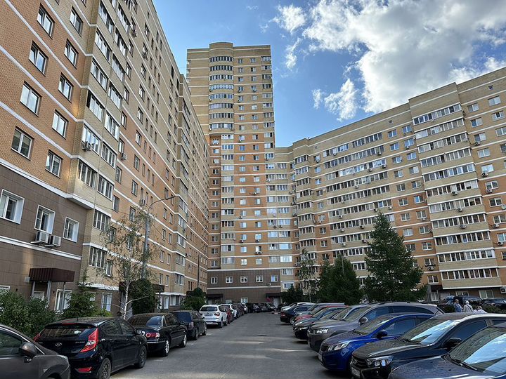 2-к. квартира, 77 м², 6/22 эт.