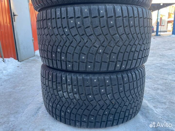 Michelin X-Ice North 2 275/40 R21 и 305/35 R21 109T