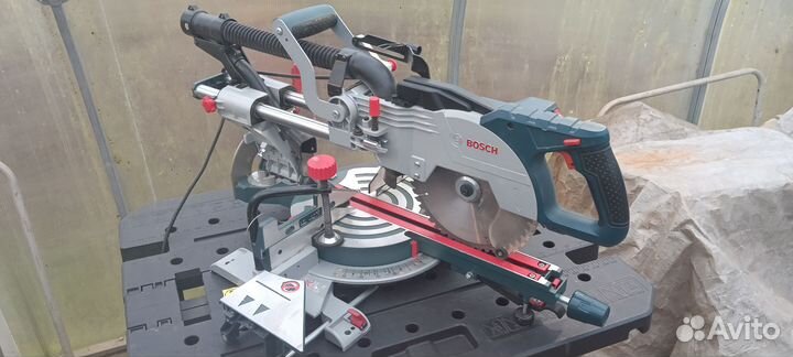 Торцовочная пила Bosch GCM 8 SJL Professional бу