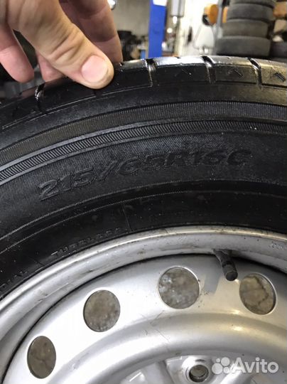 Hankook Radial RA28 215/65 R16