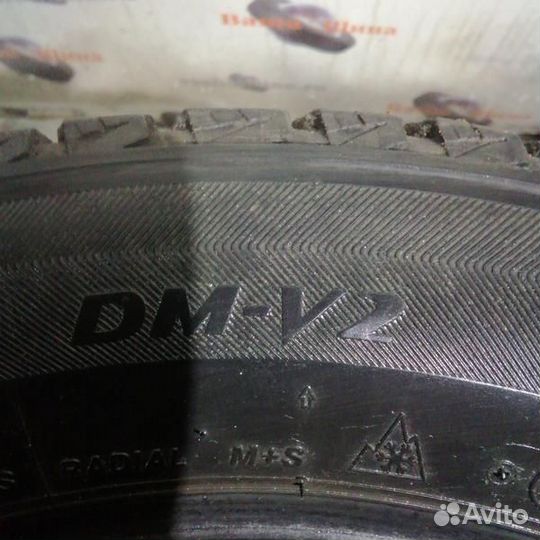 Bridgestone Blizzak DM-V2 215/60 R17