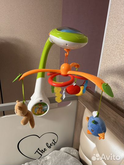 Мобиль на кроватку с проектором chicco