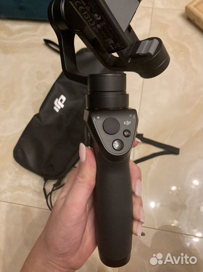 Стабилизатор для смартфона DJI Osmo mobile zm01