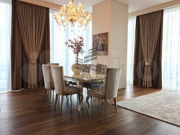 3-к. квартира, 210 м², 70/85 эт.