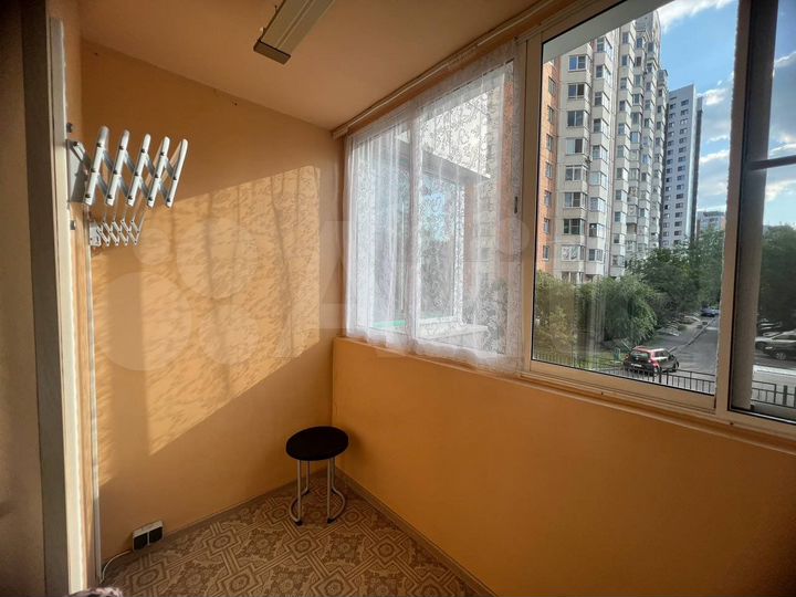 2-к. квартира, 77 м², 2/19 эт.