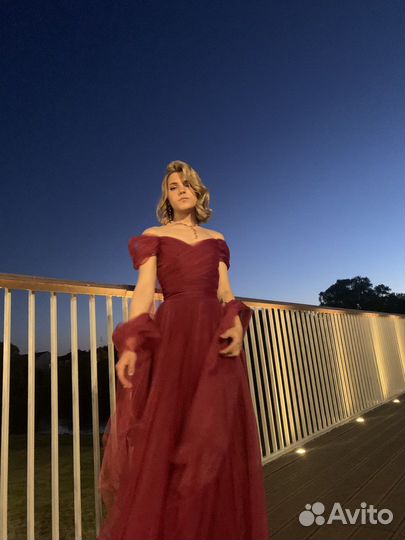 Пышное вечернее платье