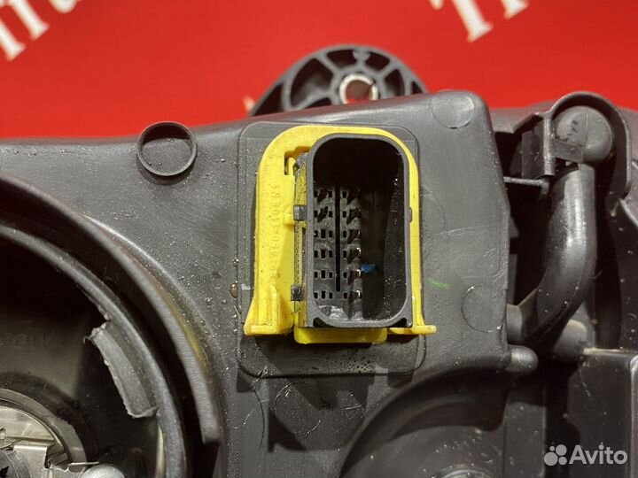 Фара правая 2018г Daf XF106