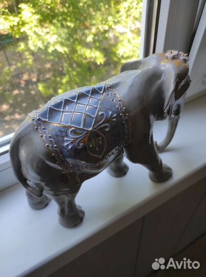 Статуэтка слон