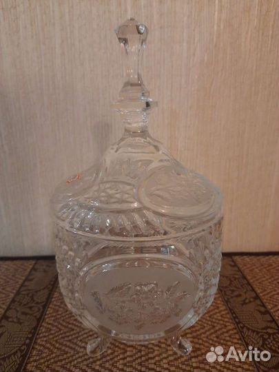Хрустальная конфетница с крышкой Югославия