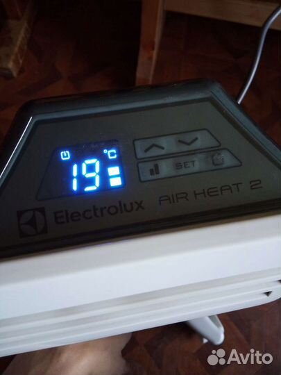 Конвектор Electrolux EIH/AG2-1000 E