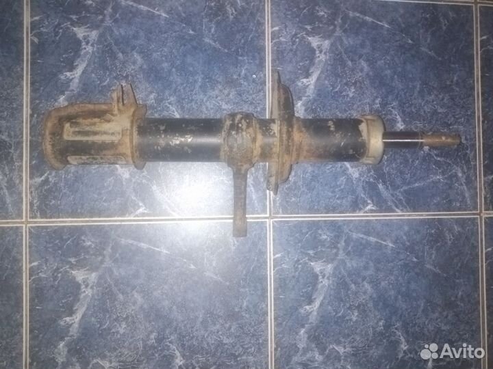 Амортизатор передний правой стойки для ваз 2114