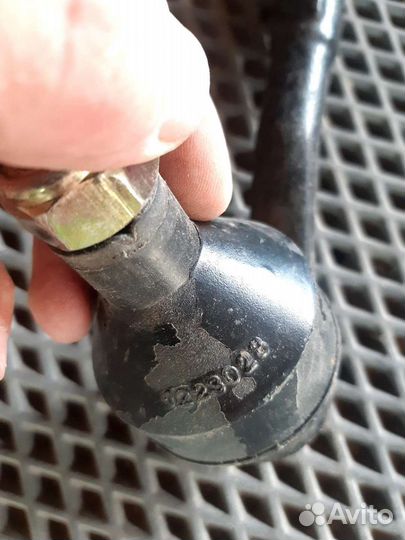 Рулевая тяга, палец